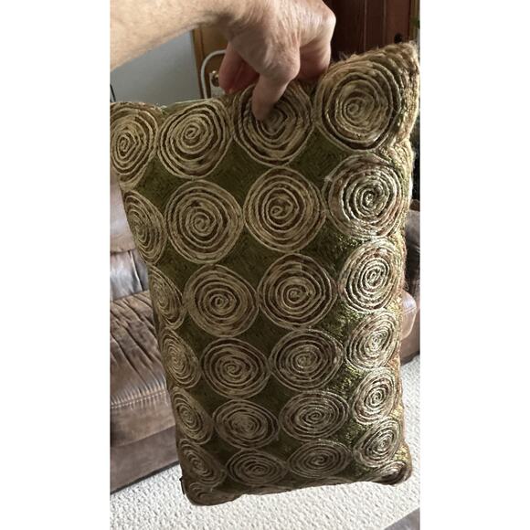 Pier One Retro Green Circles Embroidered 19” X 12” Throw Pillows Solid Back - Picture 5 of 7